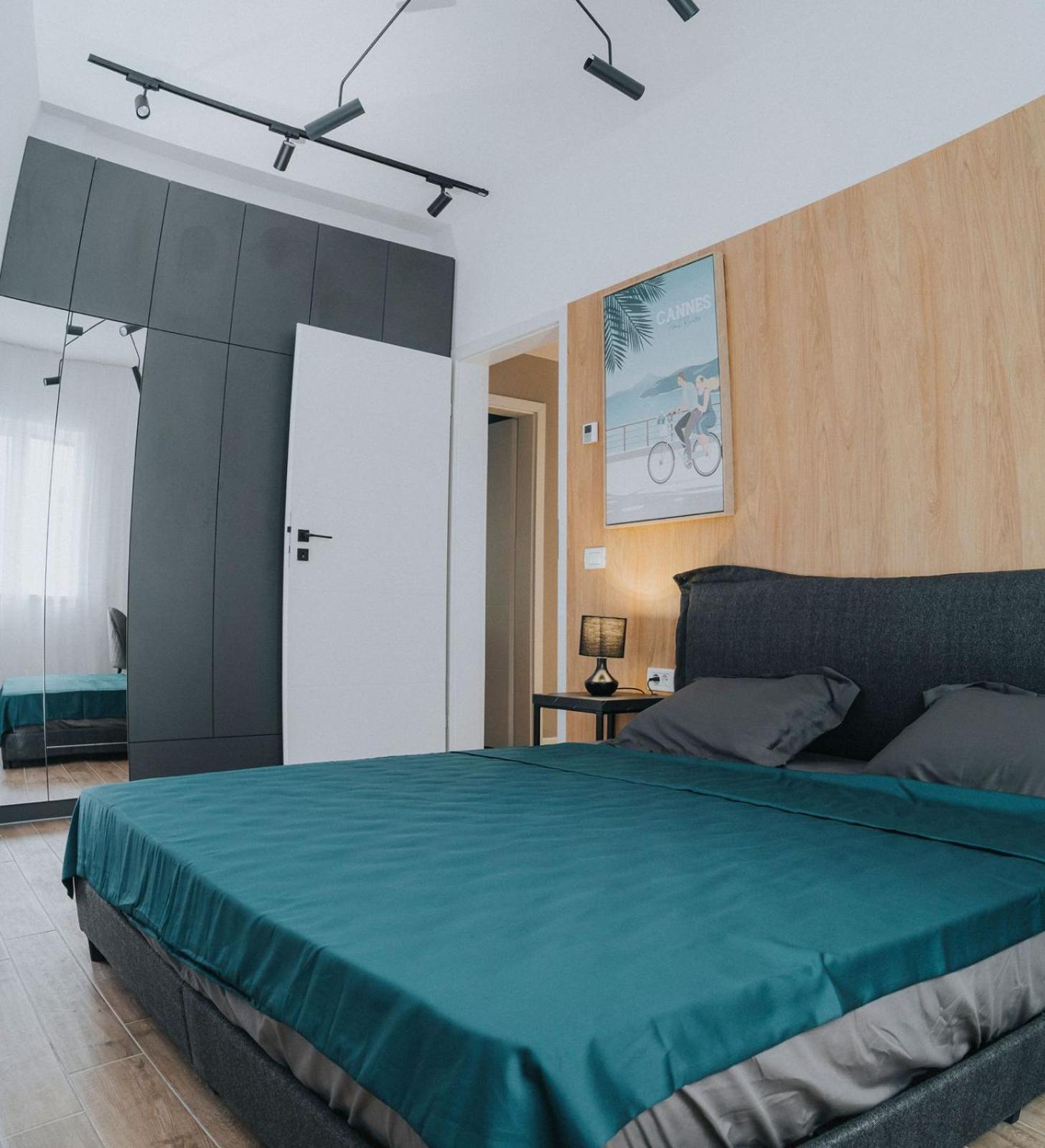 Charlotte Piata Unirii - Free Private Parking 2Bedrooms Apartment Oradea Exterior photo